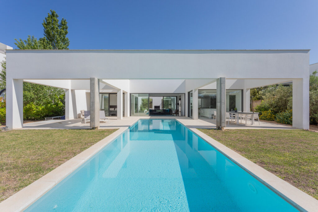 Exteriores Casa Lago en Camiral Girona