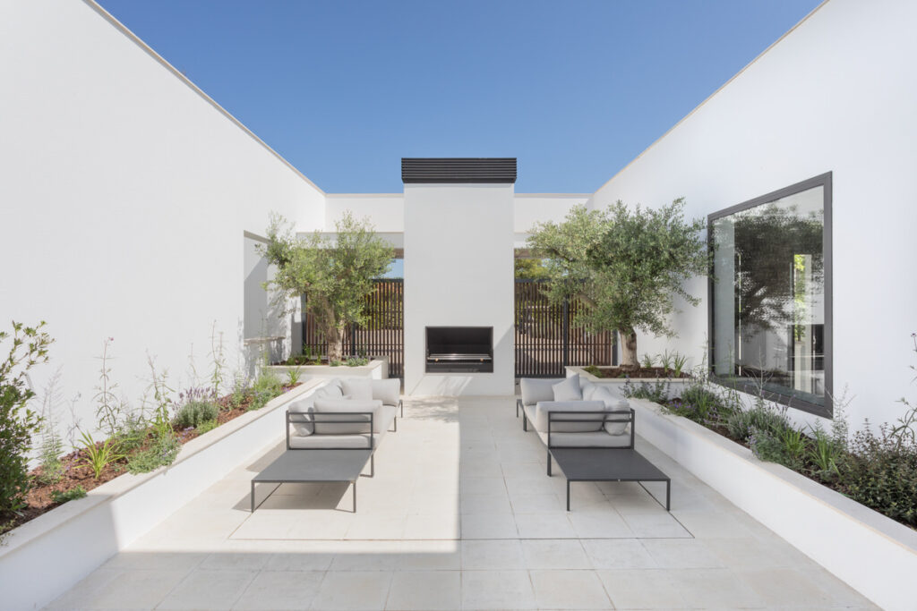 Exteriores Casa Lago en Camiral Girona