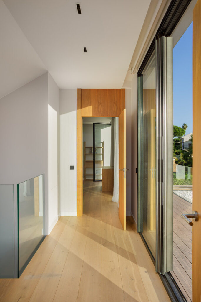 Habitación casa mir por grup de palol