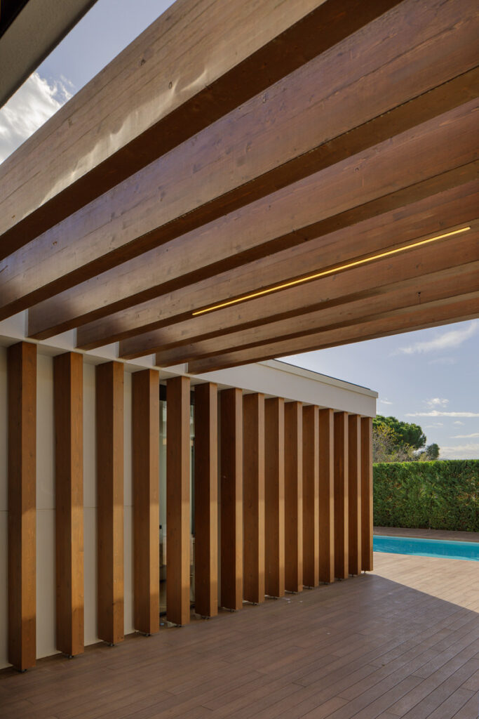 Exterior casa mir por grup de palol