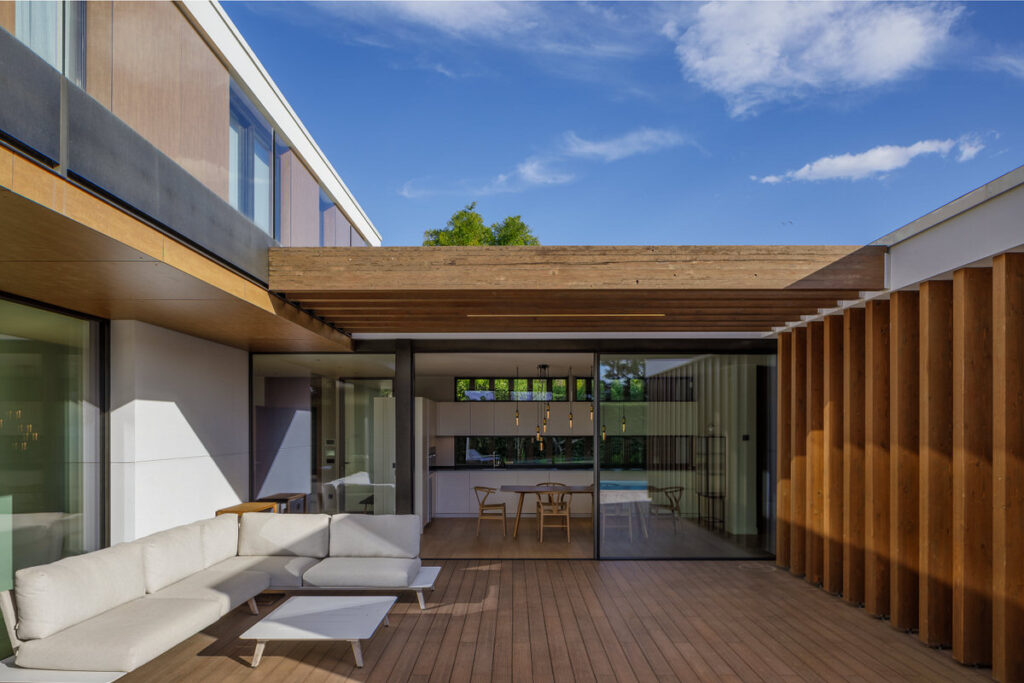 Exterior casa mir por grup de palol