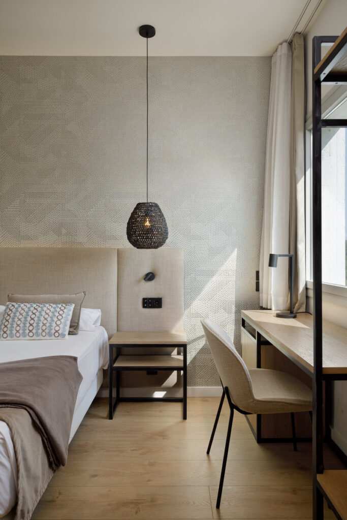 Habitación hotel costabella en Girona