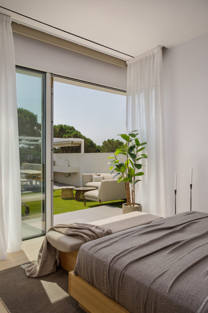 Habitación de la Casa Golf por Norden Interiorisme