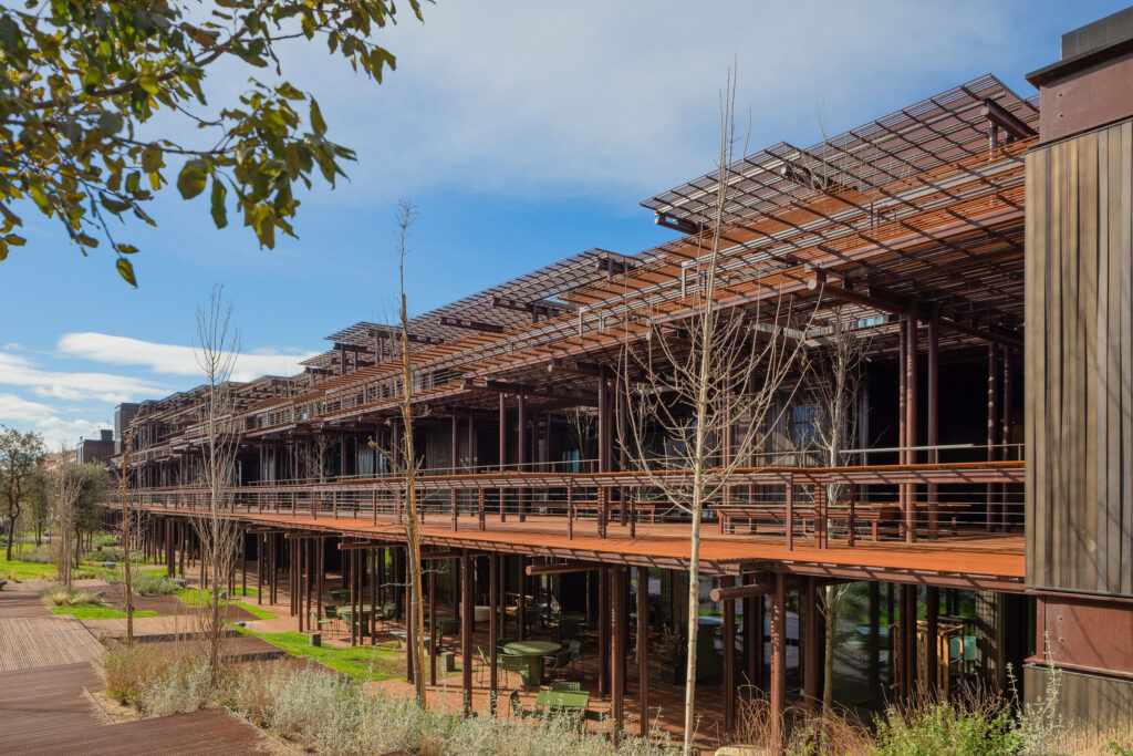 La Parada Ampans por RCR Arquitectes