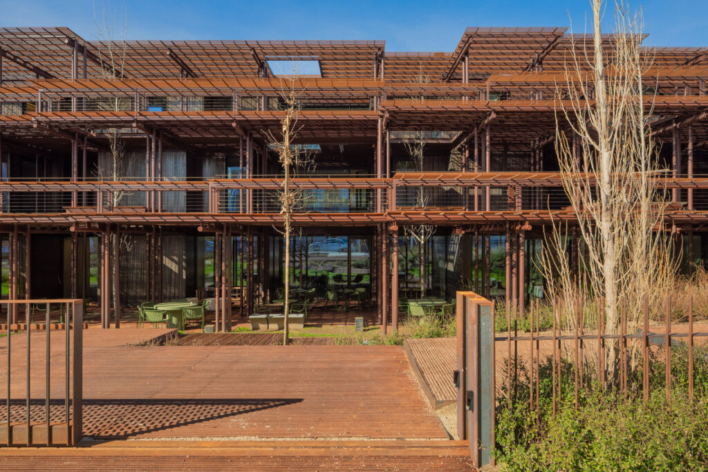 La Parada Ampans por RCR Arquitectes